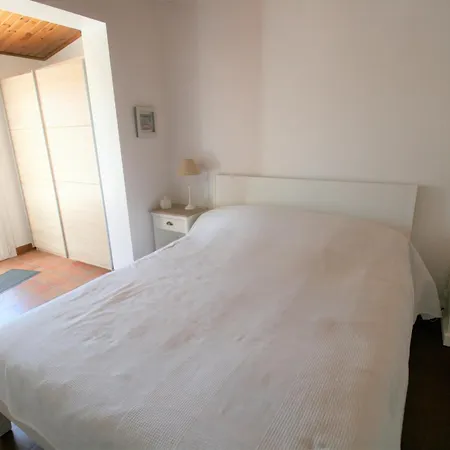 Holiday home Agreable Maison A Pied De La Et Du Centre Avec Wifi